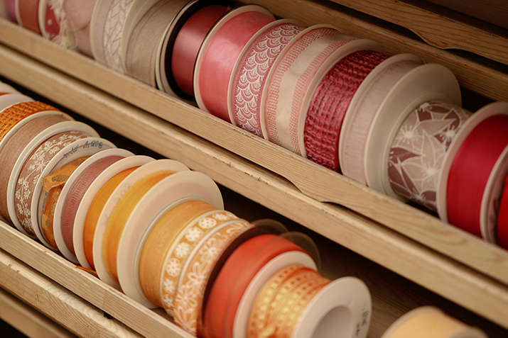 many rolls of wrapping ribbon